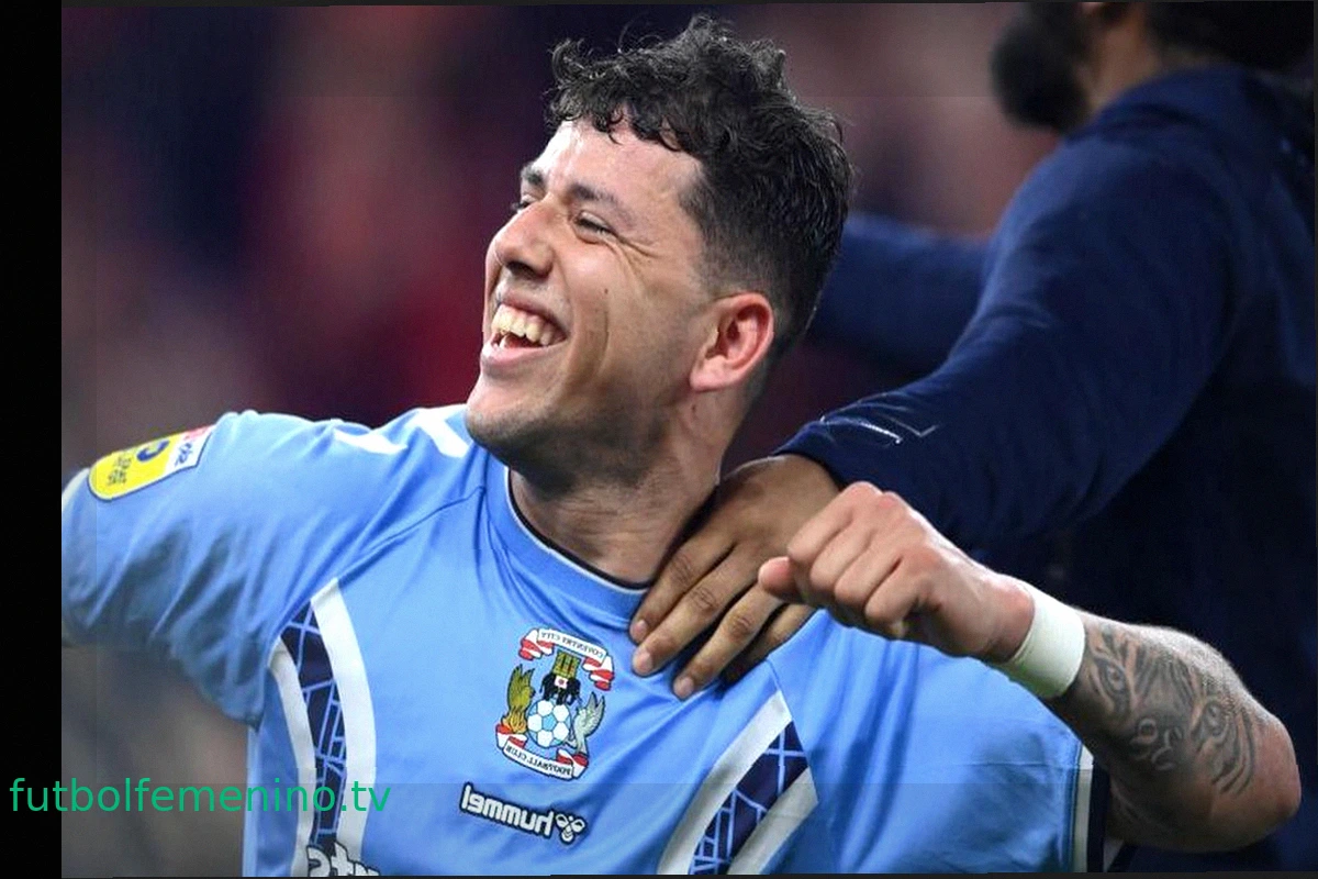 Hamer se une al Coventry City a largo plazo