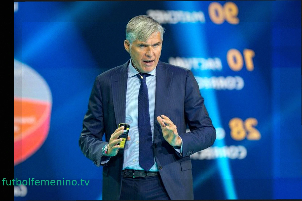 La UEFA, con su plataforma Clear Line, se posiciona frente a la FIFA en arbitraje y VAR