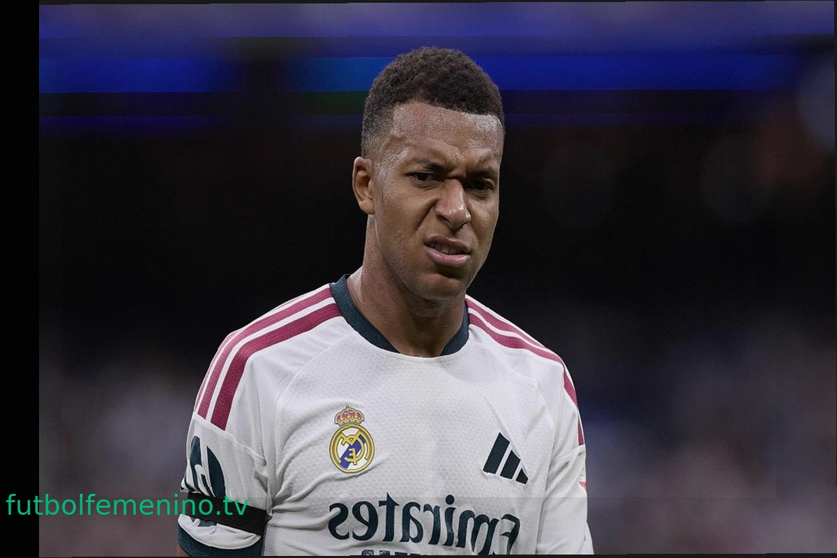 Errore di Jones, Mbappè non perdona: Real Madrid avanti al 14'