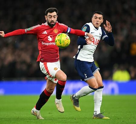Jóvenes promesas se unen al Manchester United para el partido contra el Tottenham
