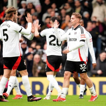 Fulham supera a Nottingham Forest 2-1 en un reñido encuentro