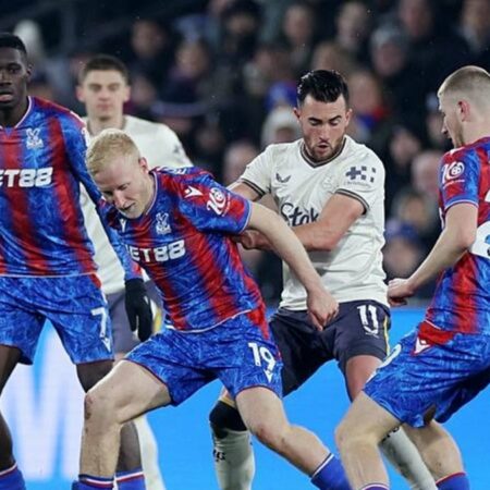 Everton se impone 2-1 al Crystal Palace con gol agónico de Alcaraz