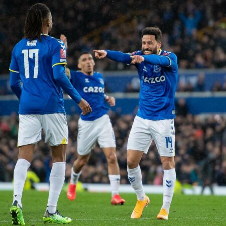 Everton explora posibilidad de fichar a prometedor centrocampista francés