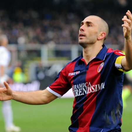 Marco Di Vaio evalúa el mercado de invierno del Bologna FC