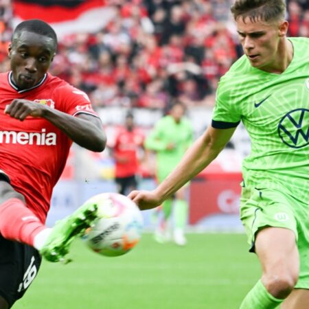 El portero novato del Wolfsburg se prepara para el desafío contra el Leverkusen