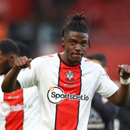 Gigantes de la Premier League listos para ofrecer una recompensa irresistible al héroe del Southampton