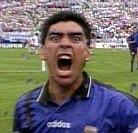 Diego: Un Ícono de Culto de la Bundesliga Homenajeado con la Camiseta Legend de Hummel