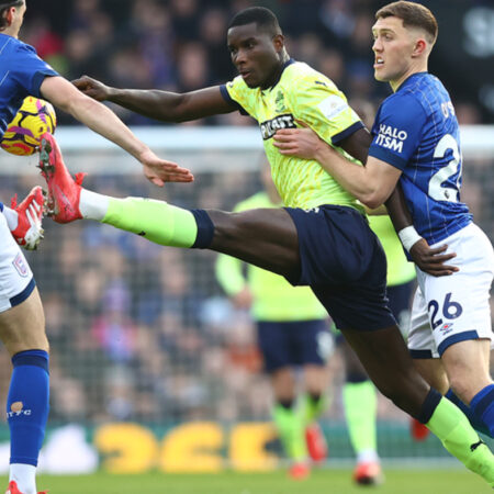 Southampton al Límite: La Ayuda del Ipswich es Crucial