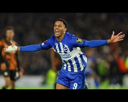 Brighton vence 2-1 al Fulham con penalti decisivo de Joao Pedro