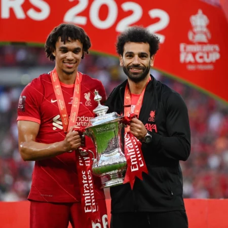 Novedades sobre las Lesiones de Alexander-Arnold y Konate Antes de la Final de la Carabao Cup