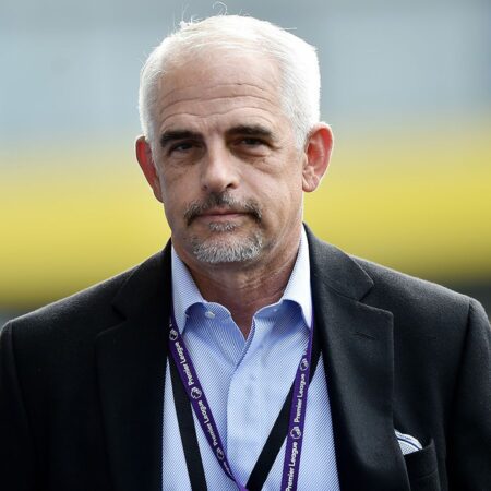 Elogios para Alan Pace, propietario del Burnley FC, por su transparencia