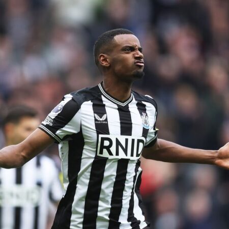 ¿Podría Liverpool fichar a Alexander Isak? El precio asombra