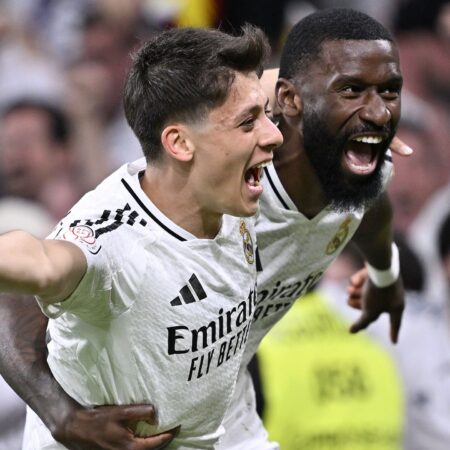 Liverpool y Arsenal entre los clubes de la Premier League interesados en el goleador de la Bundesliga Mohamed Amoura