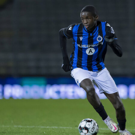 Noah Mbamba Extiende su Cesión en el Dender