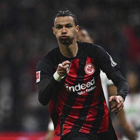 El Frankfurt Pide 100 Millones de Euros por Ekitike Ante el Interés de Grandes Clubes