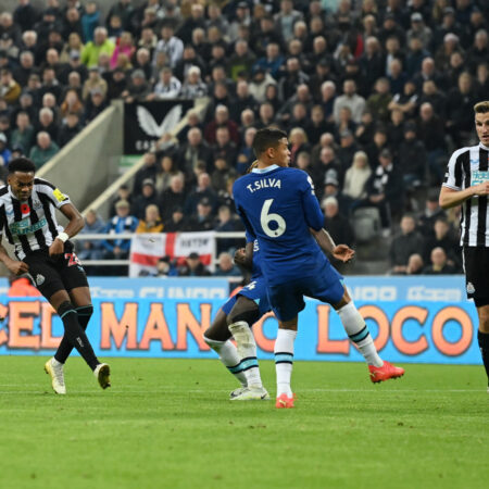 Newcastle y Chelsea compiten por delantero estrella de la Ligue 1