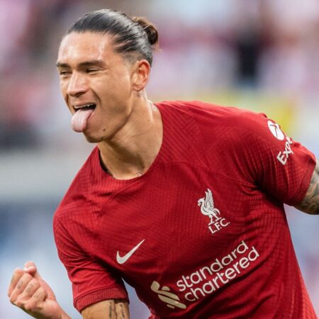 Por qué Darwin Núñez ya no es titular en el Liverpool