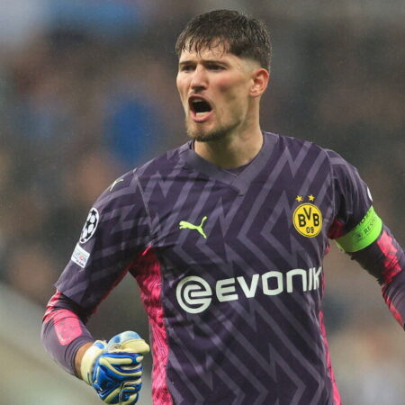Newcastle busca portero de élite: ¿Llegará Gregor Kobel?