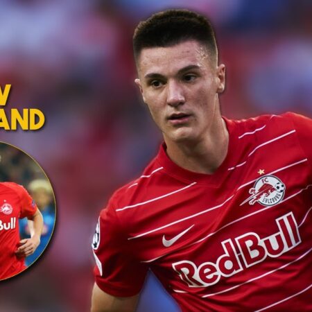 Benjamin Šeško marca un golazo contra el Bayern