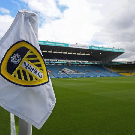 Leeds United compite con Friburgo y Niza por el atacante Franck Honorat