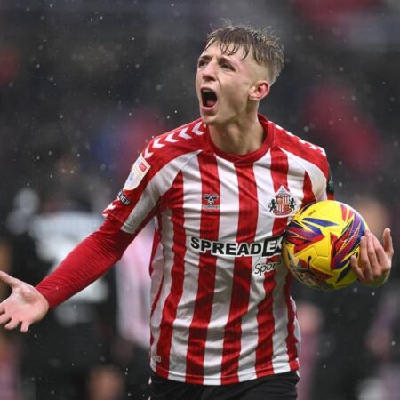 Tommy Watson: El Gol del Ascenso a la Premier League y un Regalo de Despedida Inolvidable para Sunderland