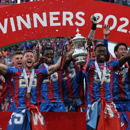 Oficial: Lyon jugará la Europa League, Crystal Palace desciende a Conference League