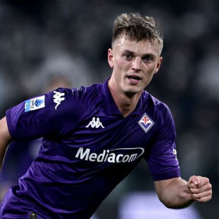 Gudmundsson elogia a Kean y Dzeko tras su presentación con la Fiorentina