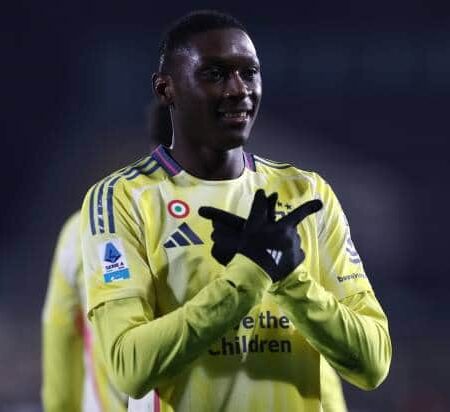 Movimientos Clave en el Mercado de la Juventus: Kolo Muani en la Mira, González y Weah en la Rampa de Salida