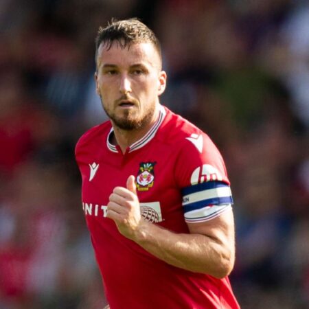 Luke Young: Un Héroe Indiscutible del Charlton Athletic