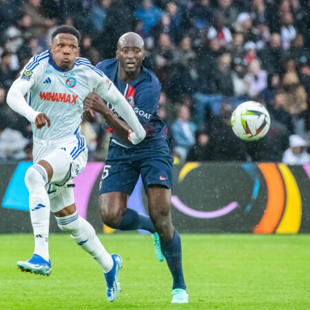 El Marsella derrota al Estrasburgo y se adueña del liderato de la Ligue 1