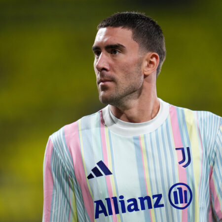 Bayern Munich Enters Race for Dusan Vlahovic Amid Premier League Giants’ Interest