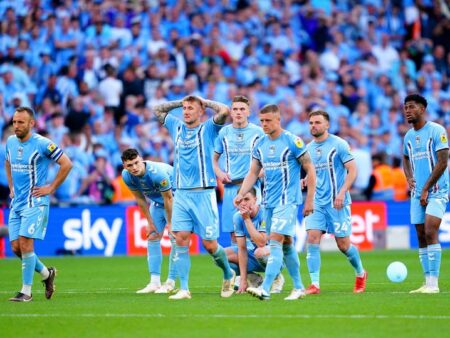 Las aspiraciones de ascenso del Coventry City: La fortuna de Doug King frente a los dueños de la Premier League