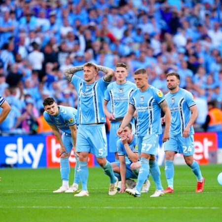 Las aspiraciones de ascenso del Coventry City: La fortuna de Doug King frente a los dueños de la Premier League