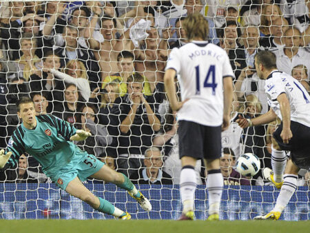 El Tottenham Hotspur Sigue de Cerca a un Extremo de la Ligue 1: ¿Debería el Club Ficharlo?