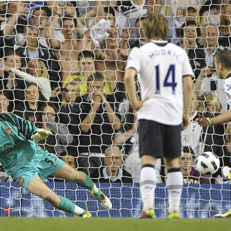 El Tottenham Hotspur Sigue de Cerca a un Extremo de la Ligue 1: ¿Debería el Club Ficharlo?