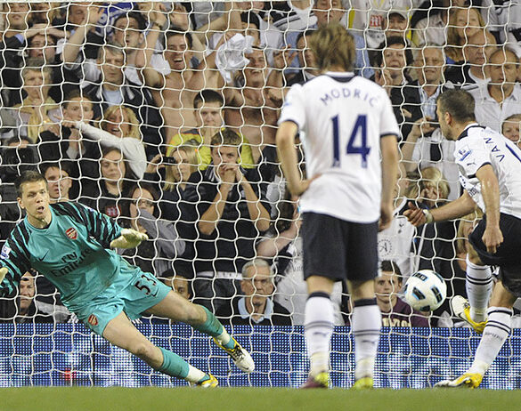 El Tottenham Hotspur Sigue de Cerca a un Extremo de la Ligue 1: ¿Debería el Club Ficharlo?