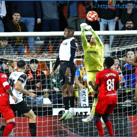 Valencia Gana en Sevilla: Asistencia de Tacón y Ataque de Libro