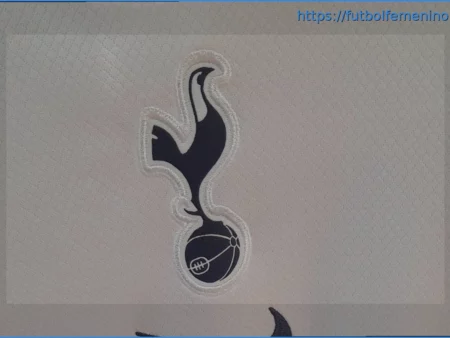 La situación de Kinsky en el Tottenham tras los errores de Madrid: pedirá el traspaso en verano