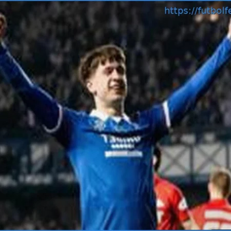 Mikey Moore del Tottenham Elogia su Experiencia en el Rangers