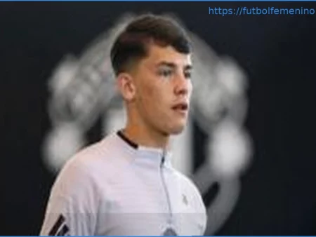 Shea Lacey (18), joven promesa del Man Utd, llama a la puerta del primer equipo