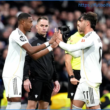 Defensa del Real Madrid desmiente rumores de distanciamiento con el técnico Álvaro Arbeloa