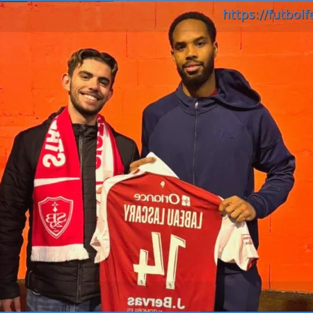 Entre Angers y Brest, la historia de una camiseta de Labeau-Lascary que podría esconder otra