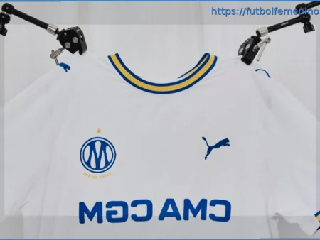 El OM presenta su nueva camiseta de local: un blanco impecable para la temporada 2026-2027