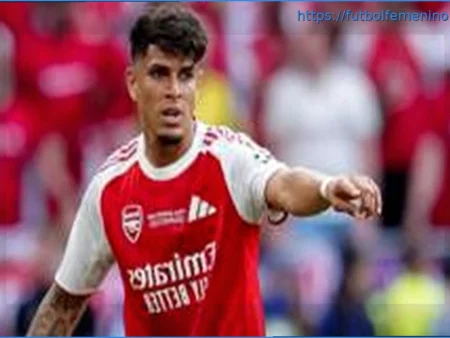 Hincapie completes permanent Arsenal move