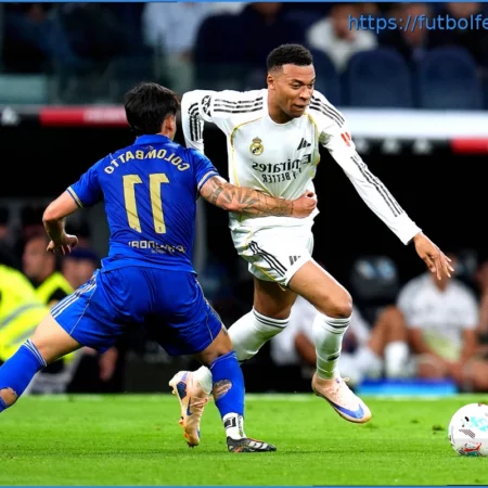 Tres jugadores del Real Madrid reciben premios de la Champions League